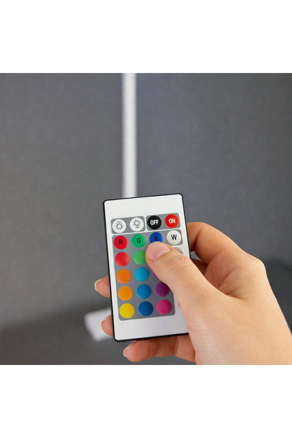 Akrilik LED Lambader RGB – Uzaktan Kumanda ile Renk Ayarlı Ayaklı Lamba