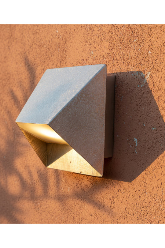 Modern Geometrik Duvar Apliği – Alüminyum Gövde – Siyah / Beyaz / Alüminyum