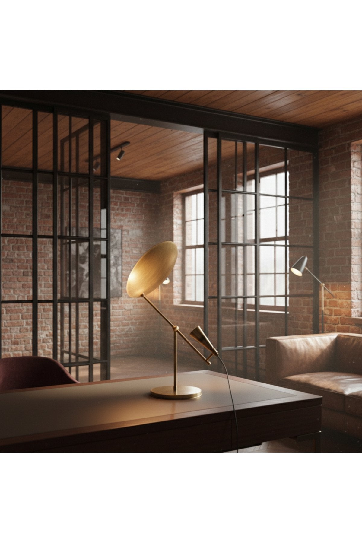 Antik Pirinç Dekoratif Masa Aydınlatma Lambası – Zamansız Tasarım (220V)