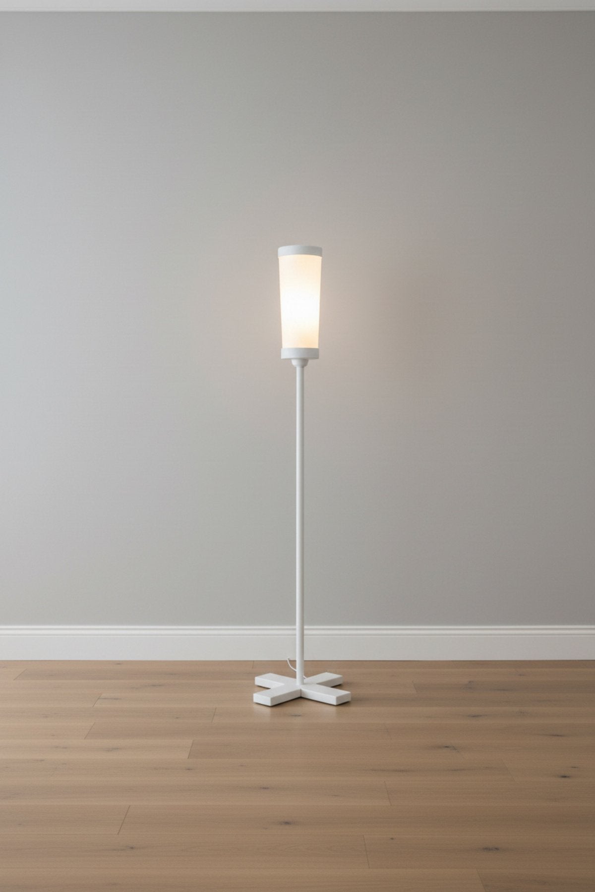 Akrilik LED Lambader RGB – Uzaktan Kumanda ile Renk Ayarlı Ayaklı Lamba